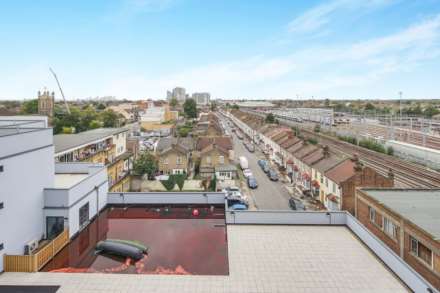 High Road, Ilford, Image 15