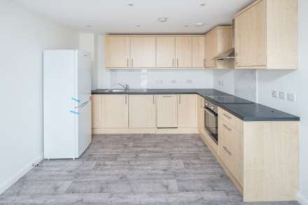 High Road, Ilford, Image 3