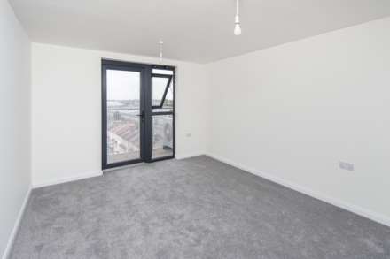 High Road, Ilford, Image 4