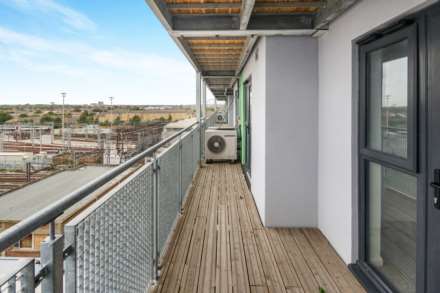 High Road, Ilford, Image 5