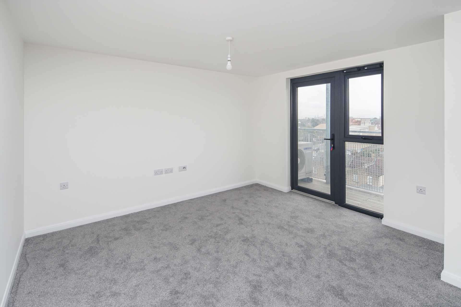 High Road, Ilford, Image 4