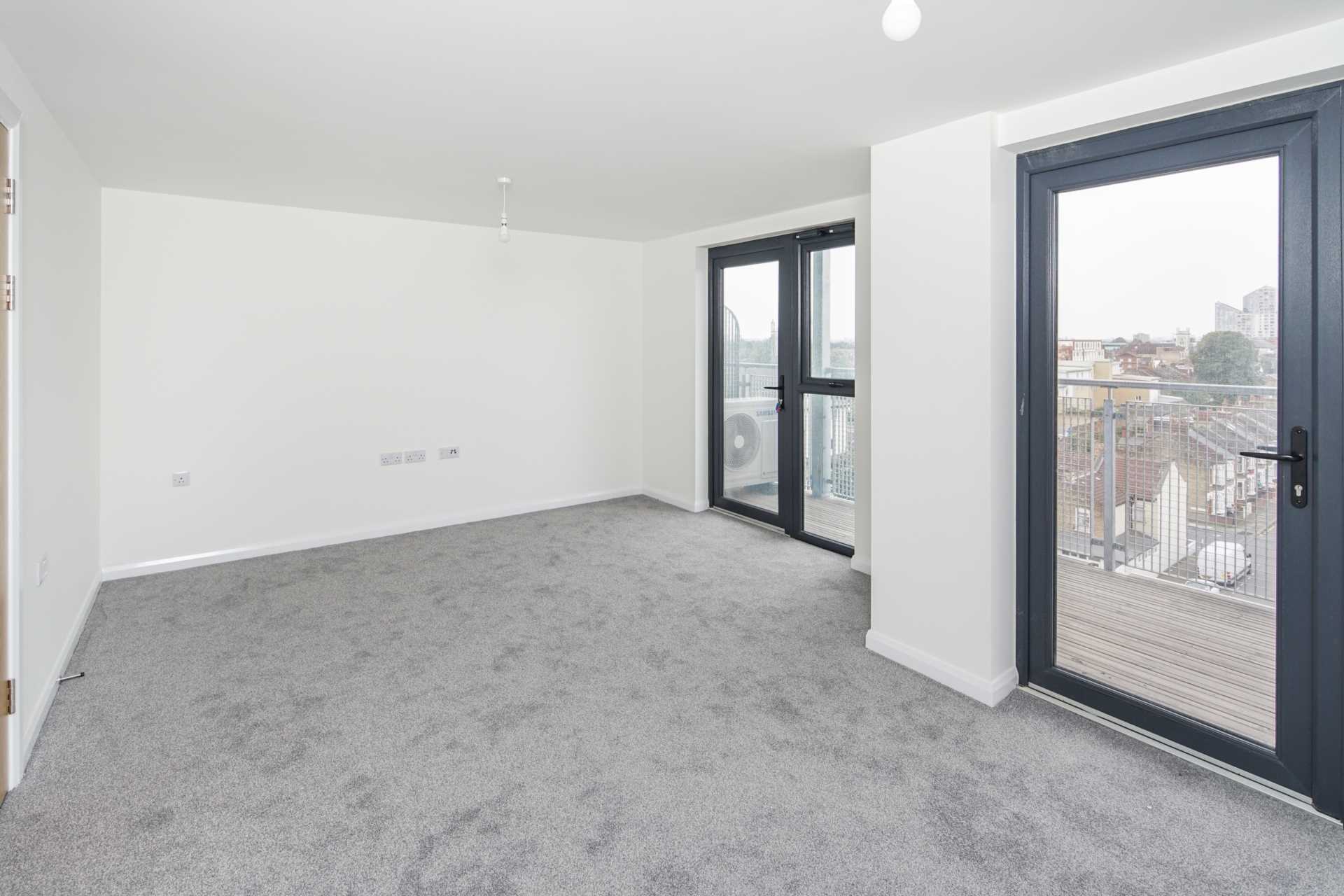 High Road, Ilford, Image 9