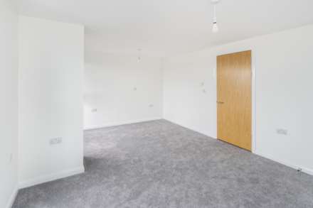 High Road, Ilford, Image 11