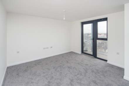 High Road, Ilford, Image 4