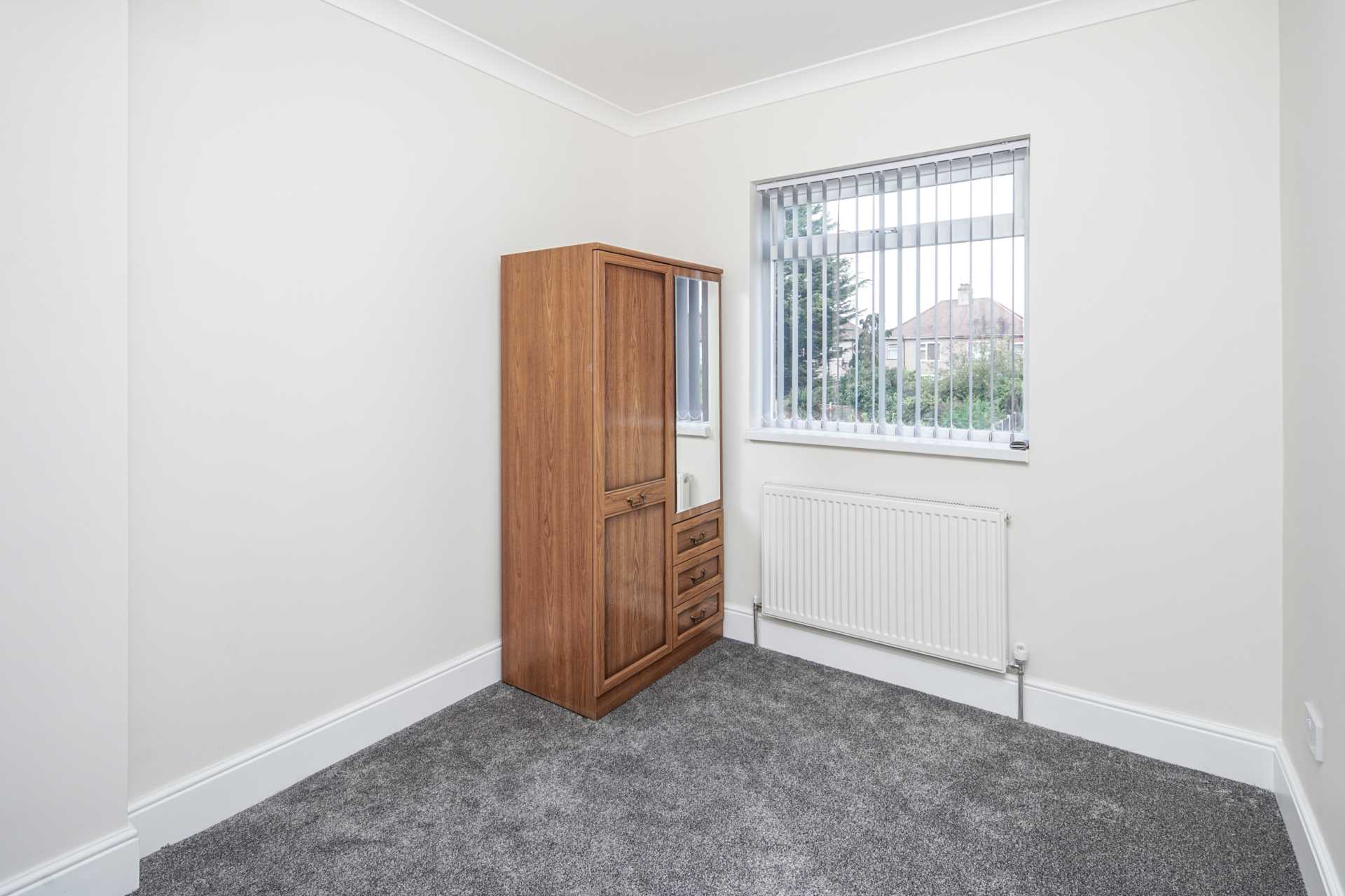 Horns Road, Barkingside, Image 10