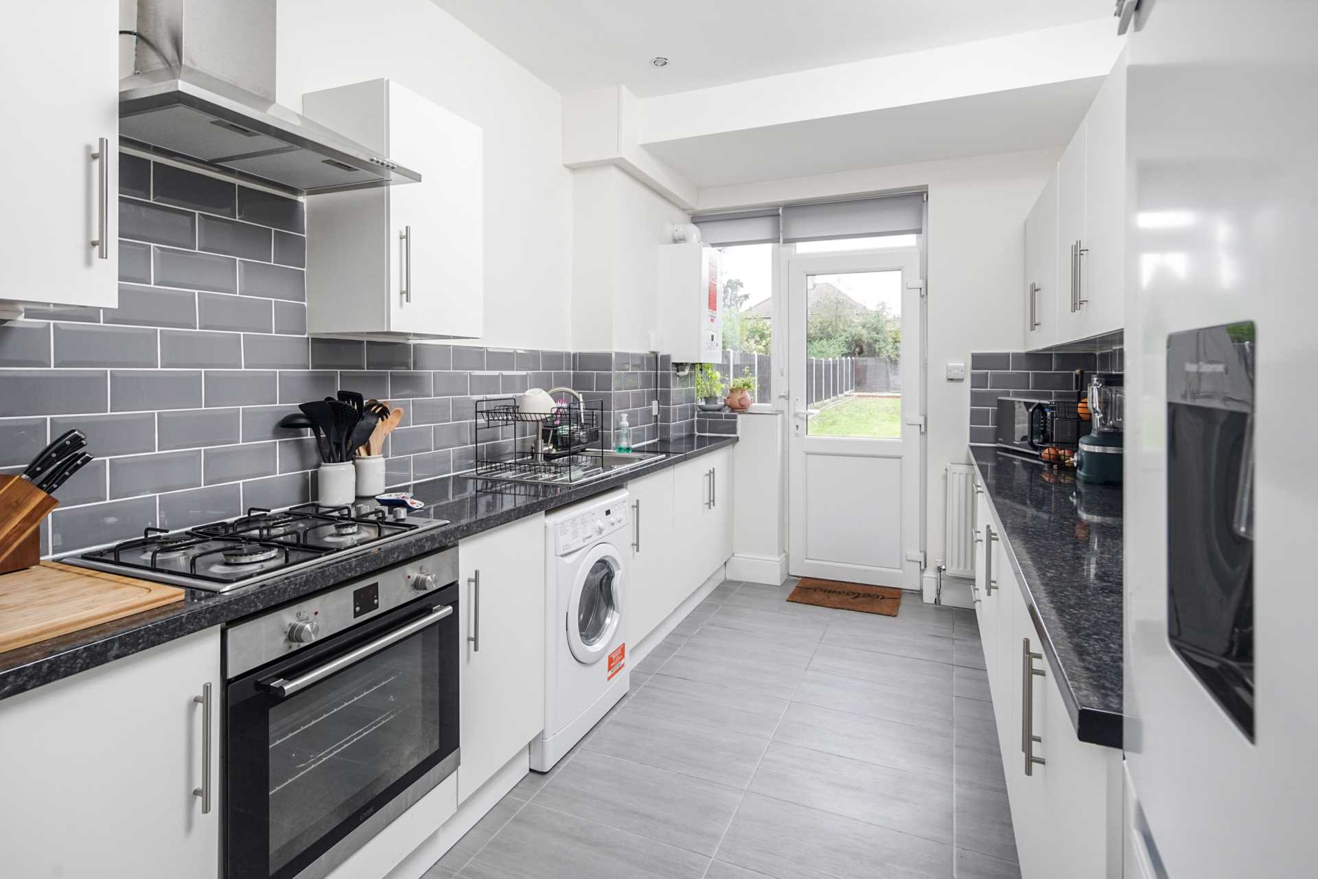 Horns Road, Barkingside, Image 13