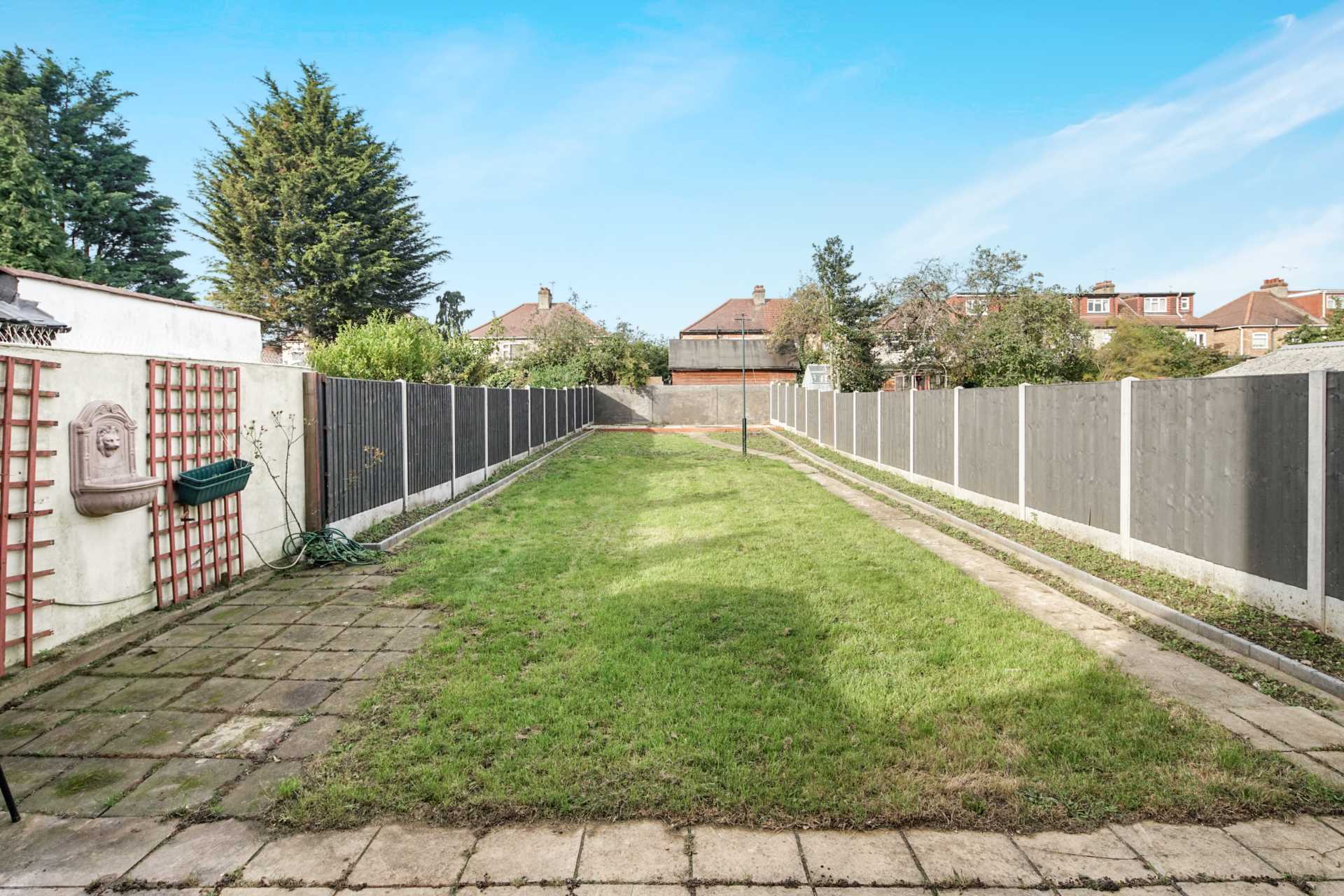 Horns Road, Barkingside, Image 15