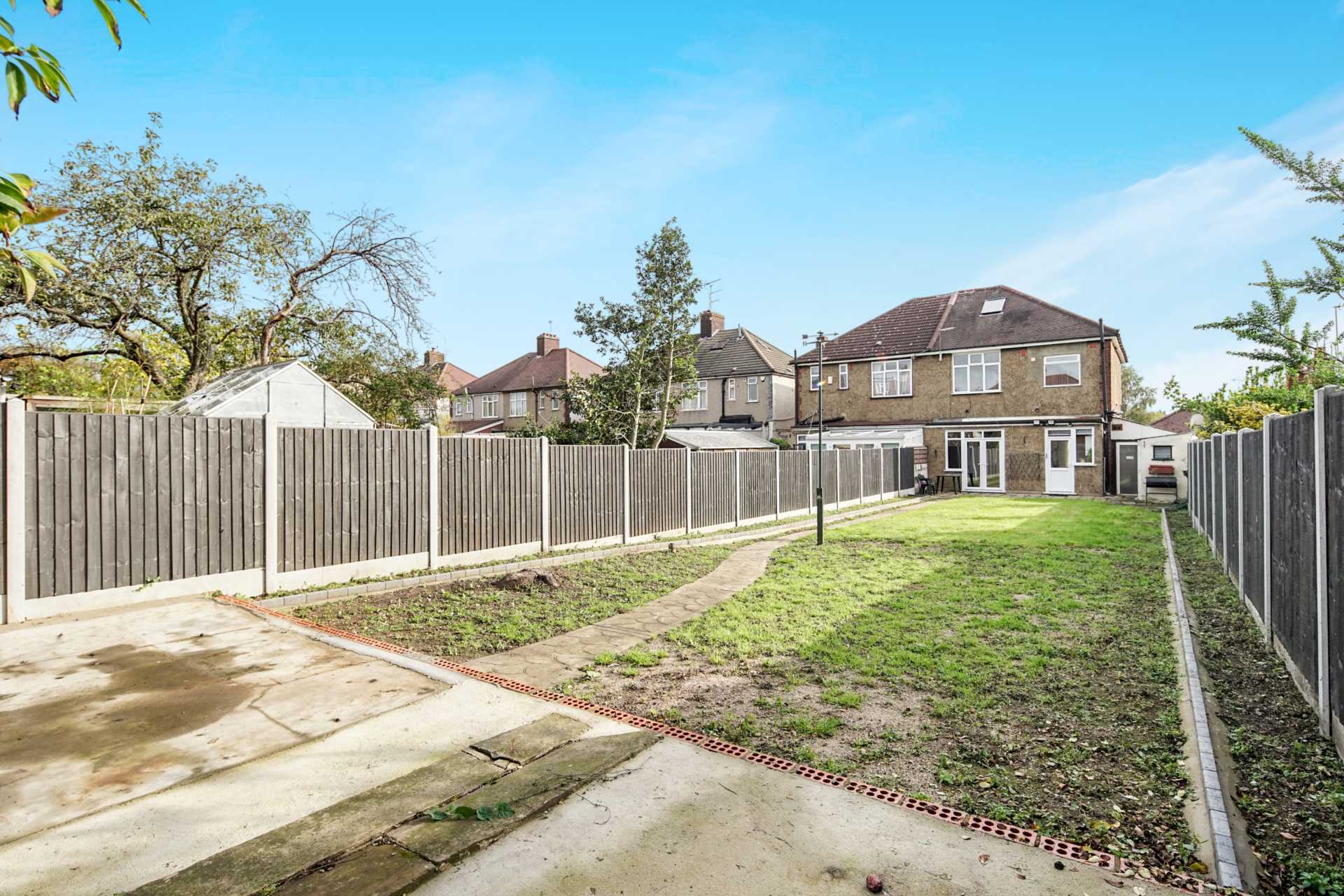 Horns Road, Barkingside, Image 16