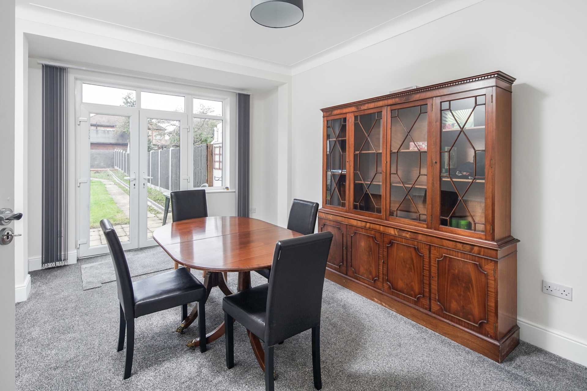 Horns Road, Barkingside, Image 3