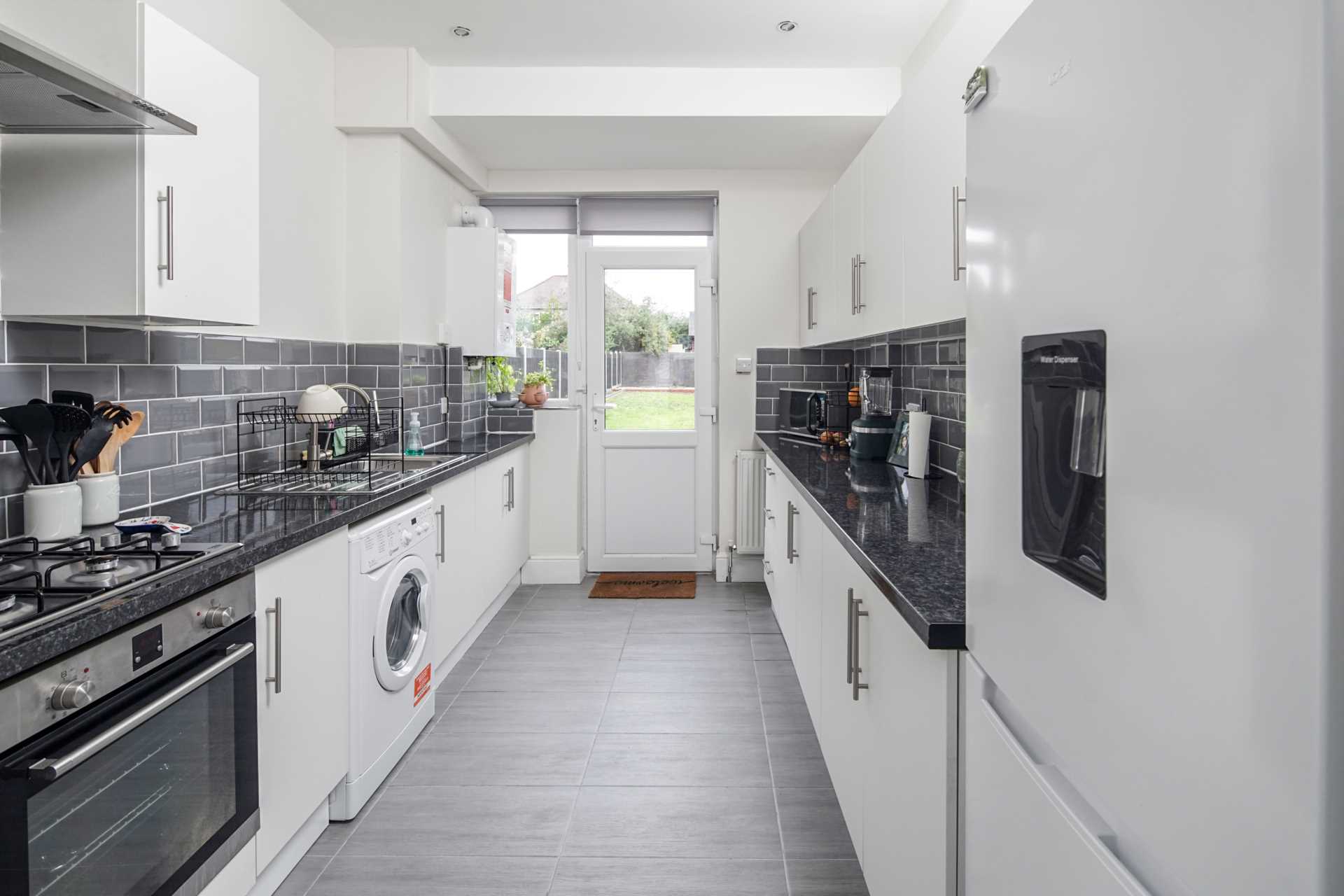 Horns Road, Barkingside, Image 5