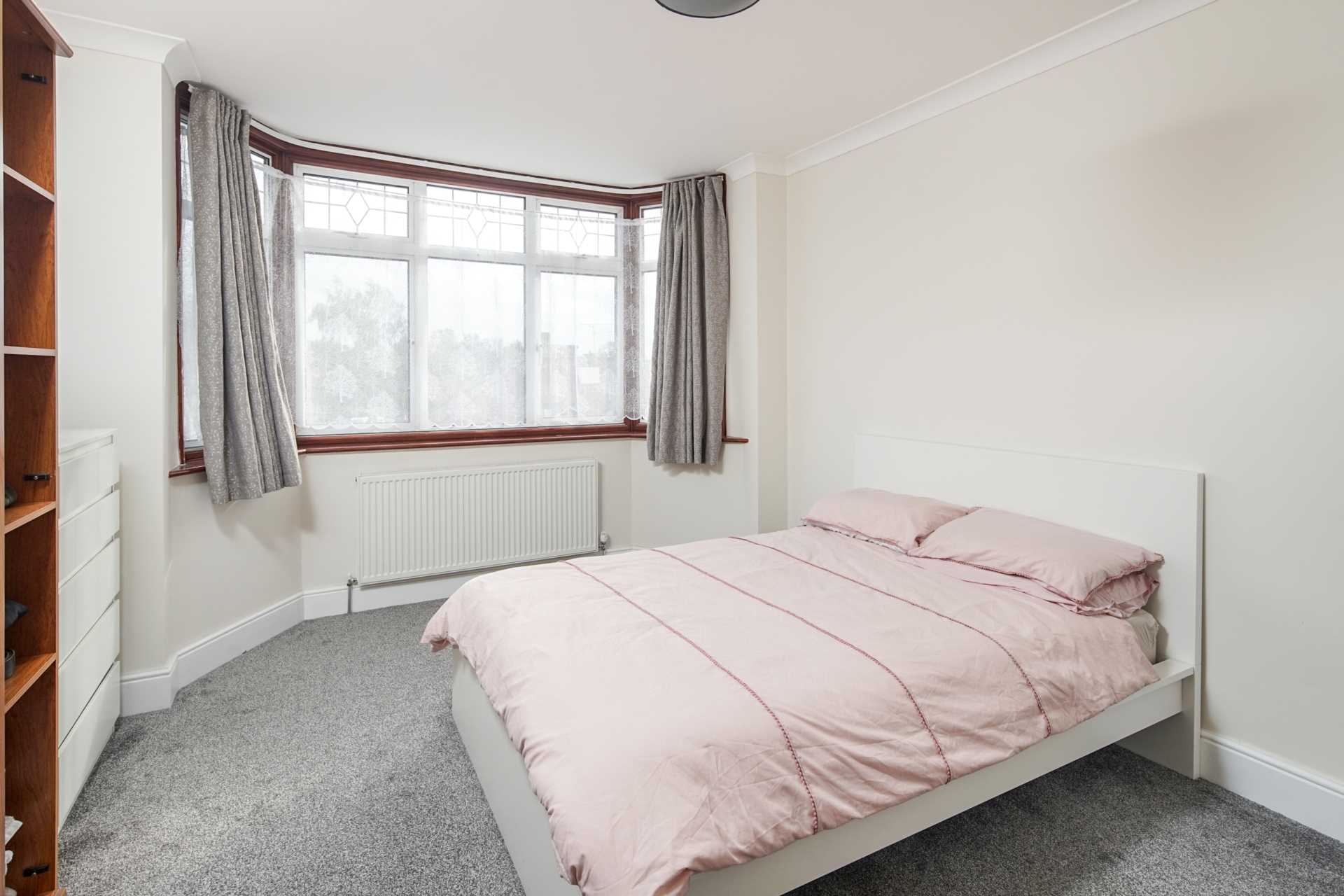Horns Road, Barkingside, Image 9