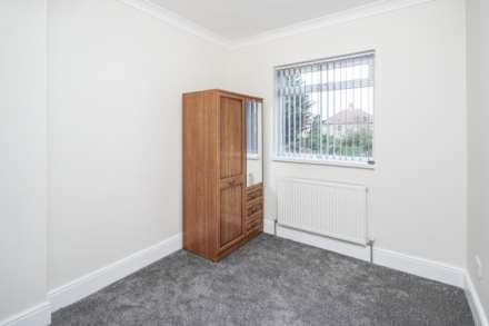 Horns Road, Barkingside, Image 10