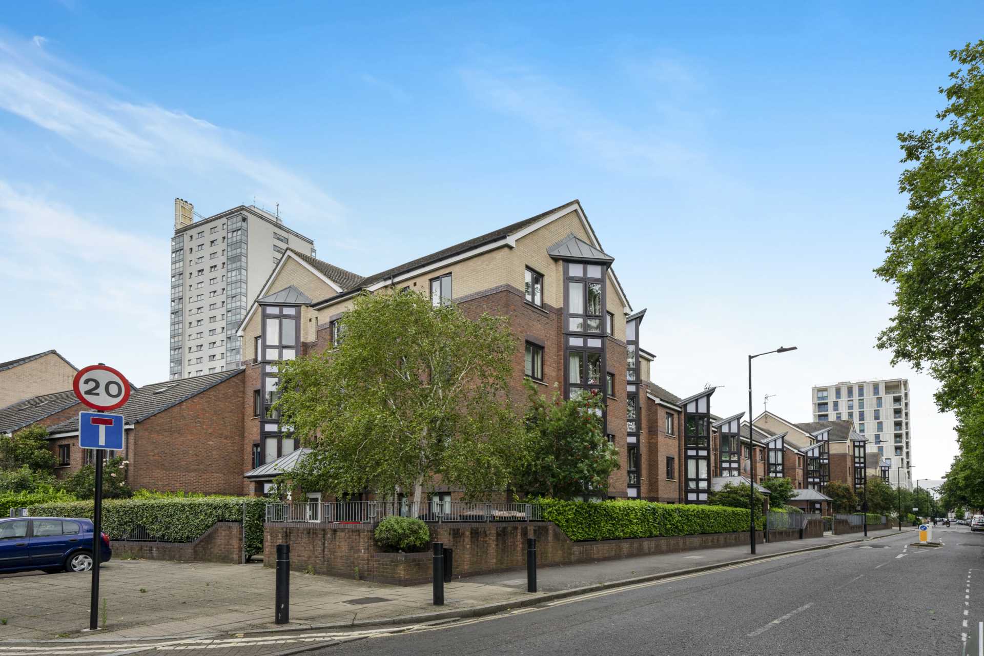 Midhurst Way, Clapton, Image 1