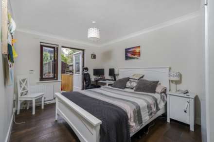 Midhurst Way, Clapton, Image 4