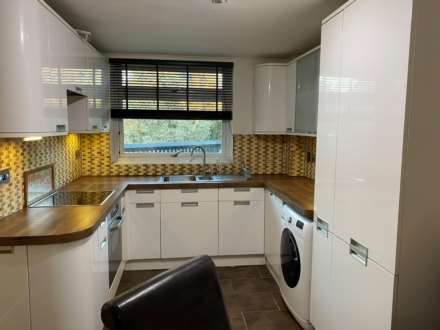 Rainhill Way, Bow, Image 12