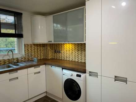 Rainhill Way, Bow, Image 2
