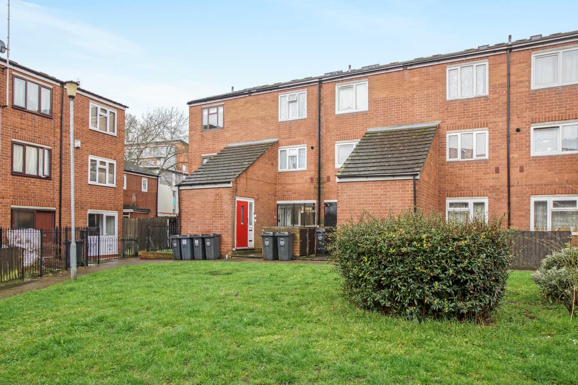 Oulton Close, Clapton, Image 12