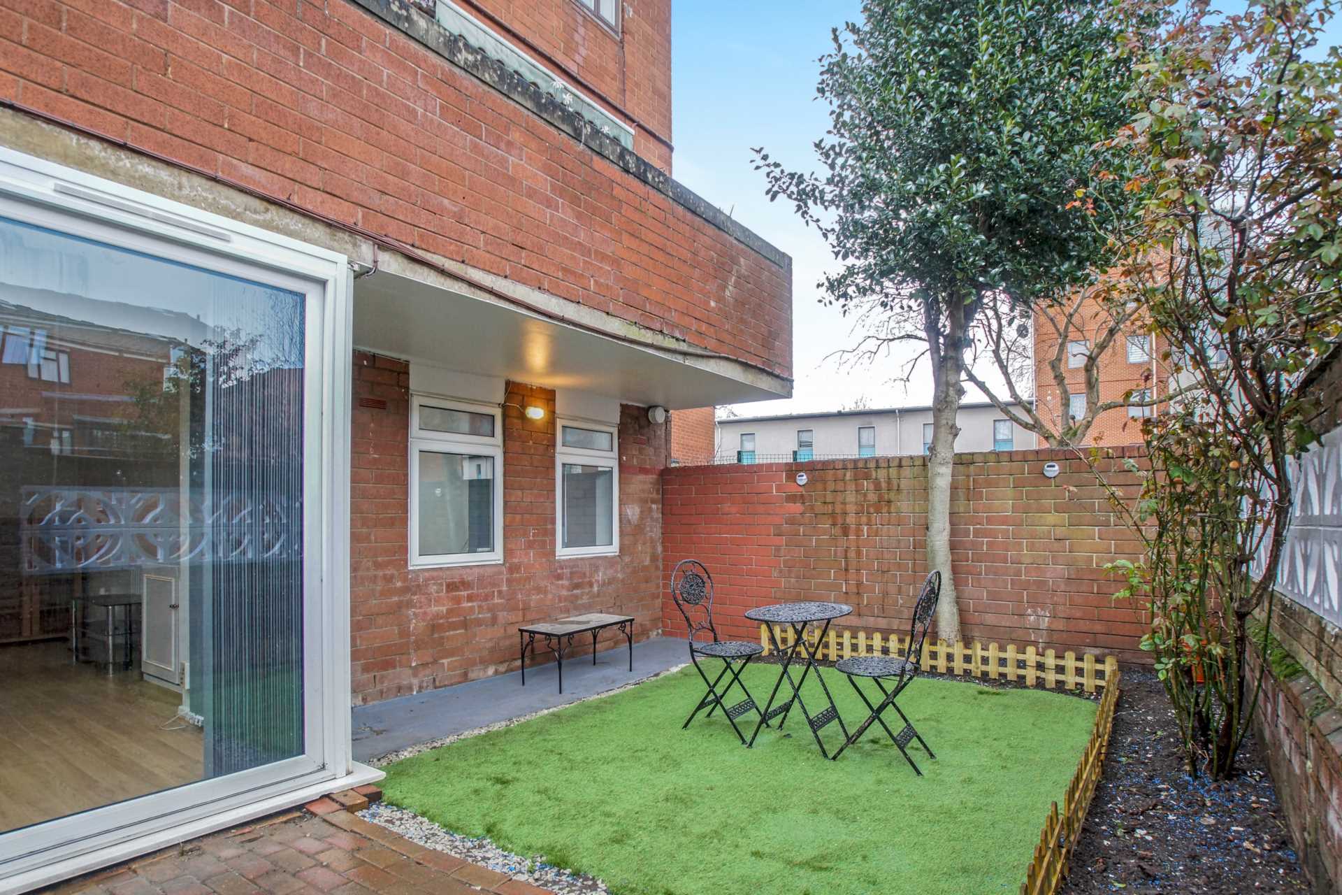 Oulton Close, Clapton, Image 4