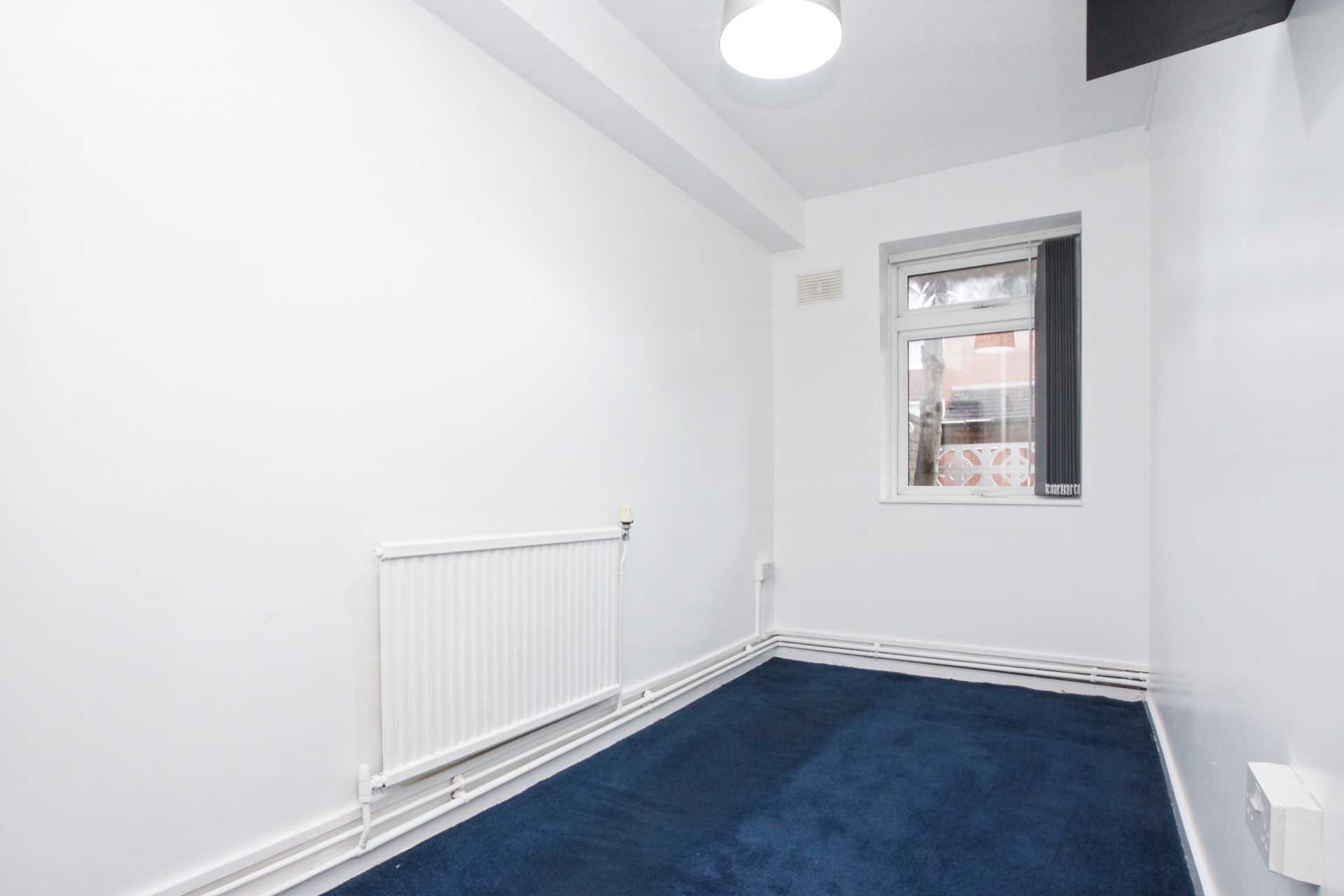 Oulton Close, Clapton, Image 6