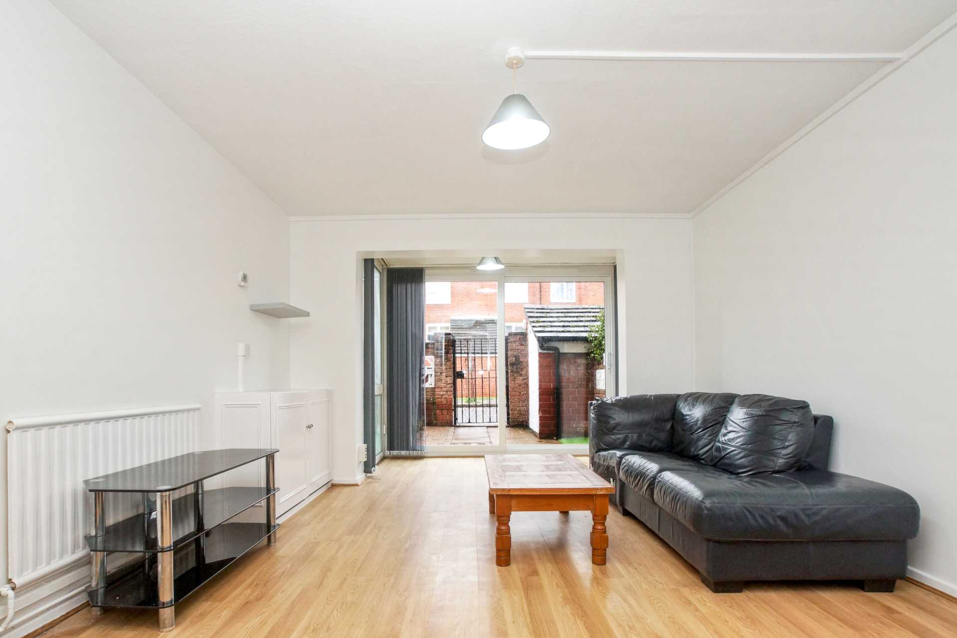 Oulton Close, Clapton, Image 9