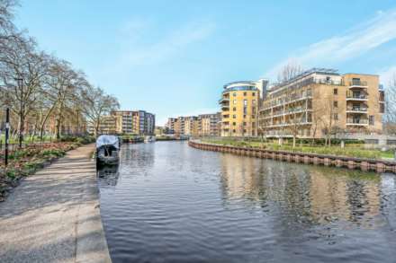 Oulton Close, Clapton, Image 15