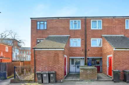 Oulton Close, Clapton, Image 18