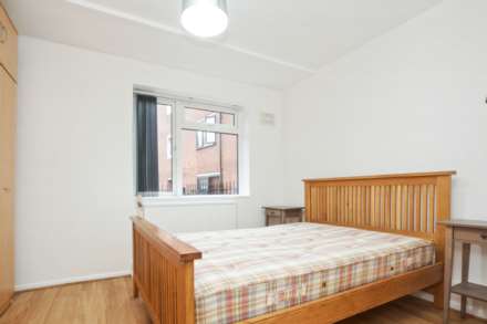 Oulton Close, Clapton, Image 5