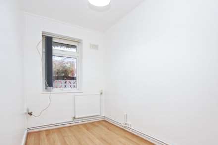 Oulton Close, Clapton, Image 7