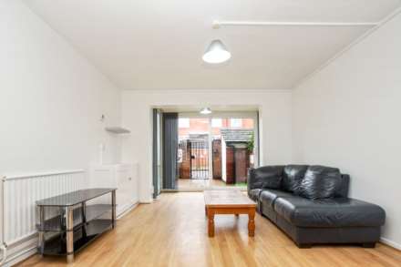 Oulton Close, Clapton, Image 9