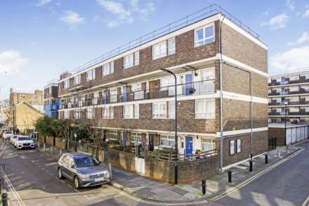 3 Bedroom Maisonette, Livermere Road, London