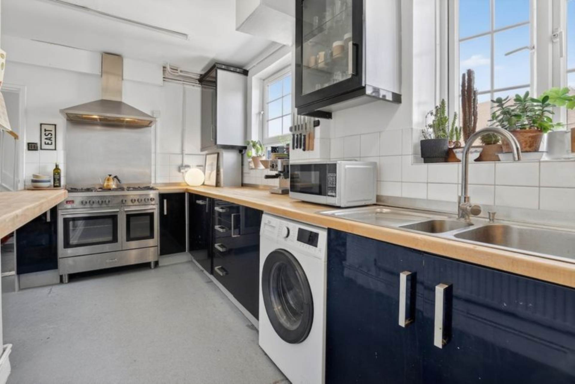 Shore Place, London, Image 3