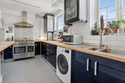 Shore Place, London, Image 3