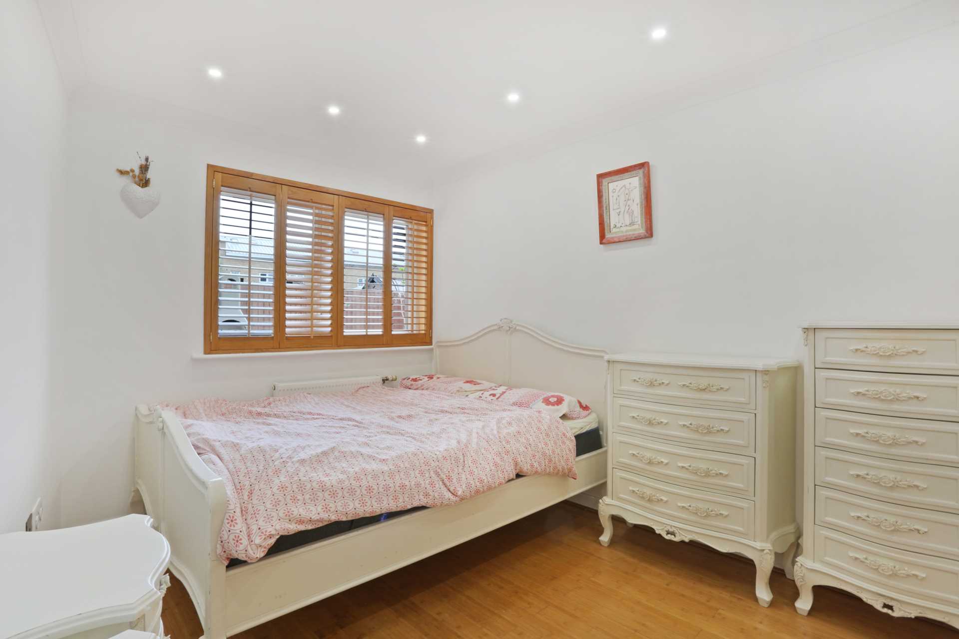 Mallory Close, London, Image 12