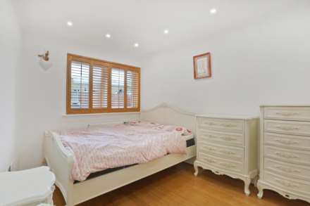 Mallory Close, London, Image 12