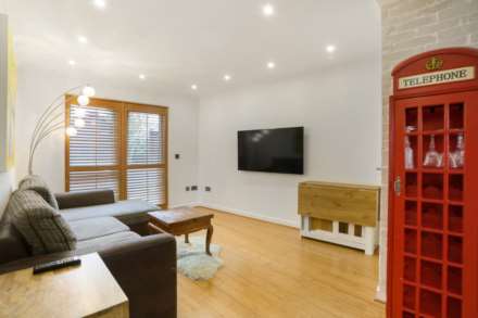 Mallory Close, London, Image 13
