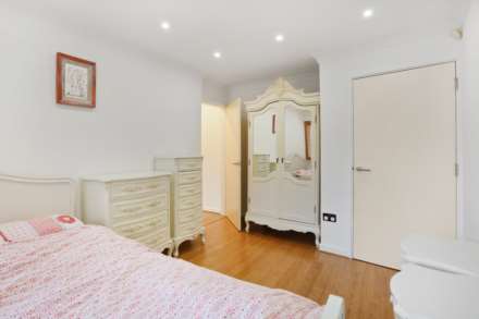 Mallory Close, London, Image 14