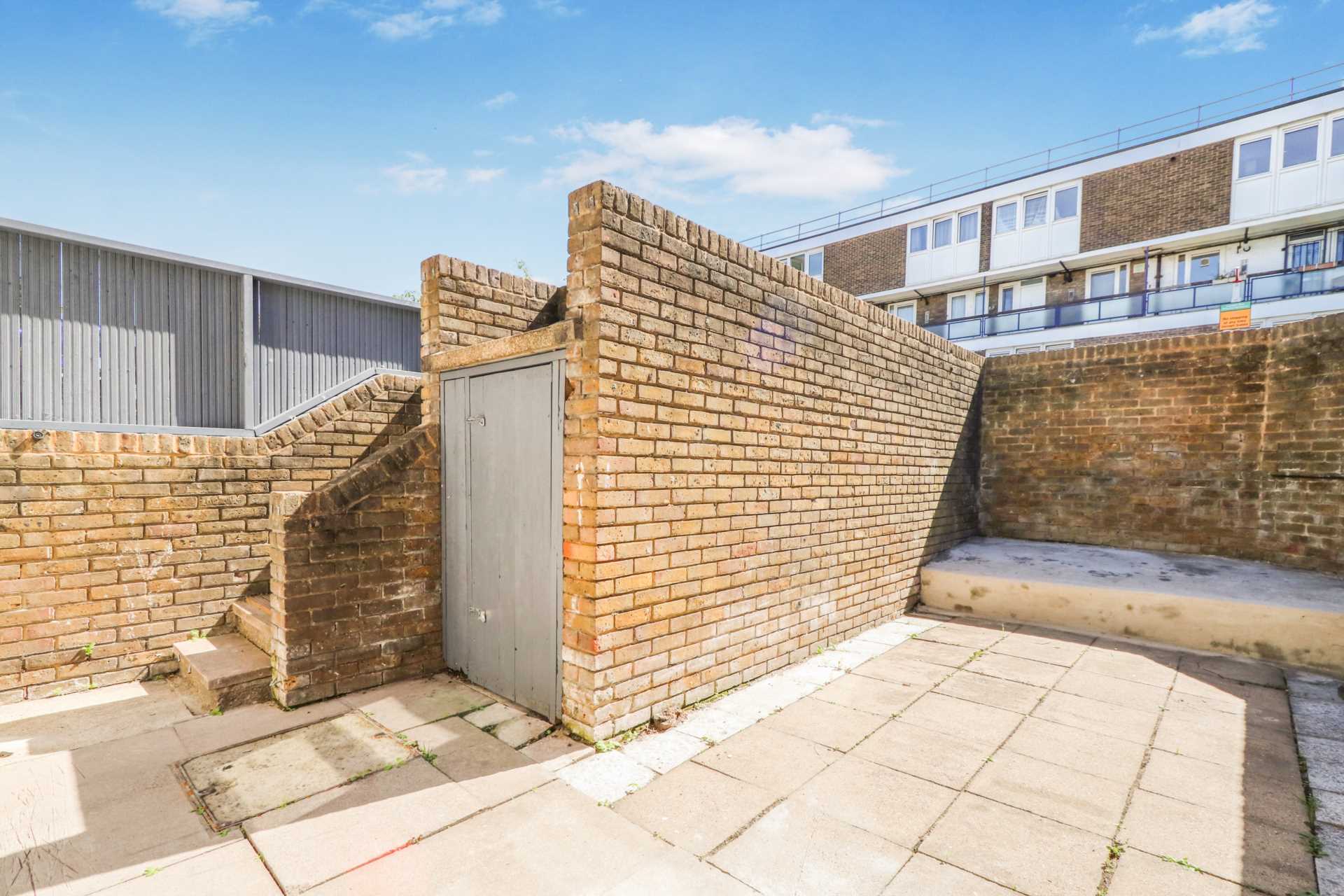 Rochemont Walk, London, Image 9