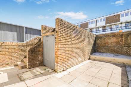 Rochemont Walk, London, Image 9