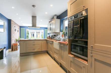 Victoria Avenue, East Ham, Image 10