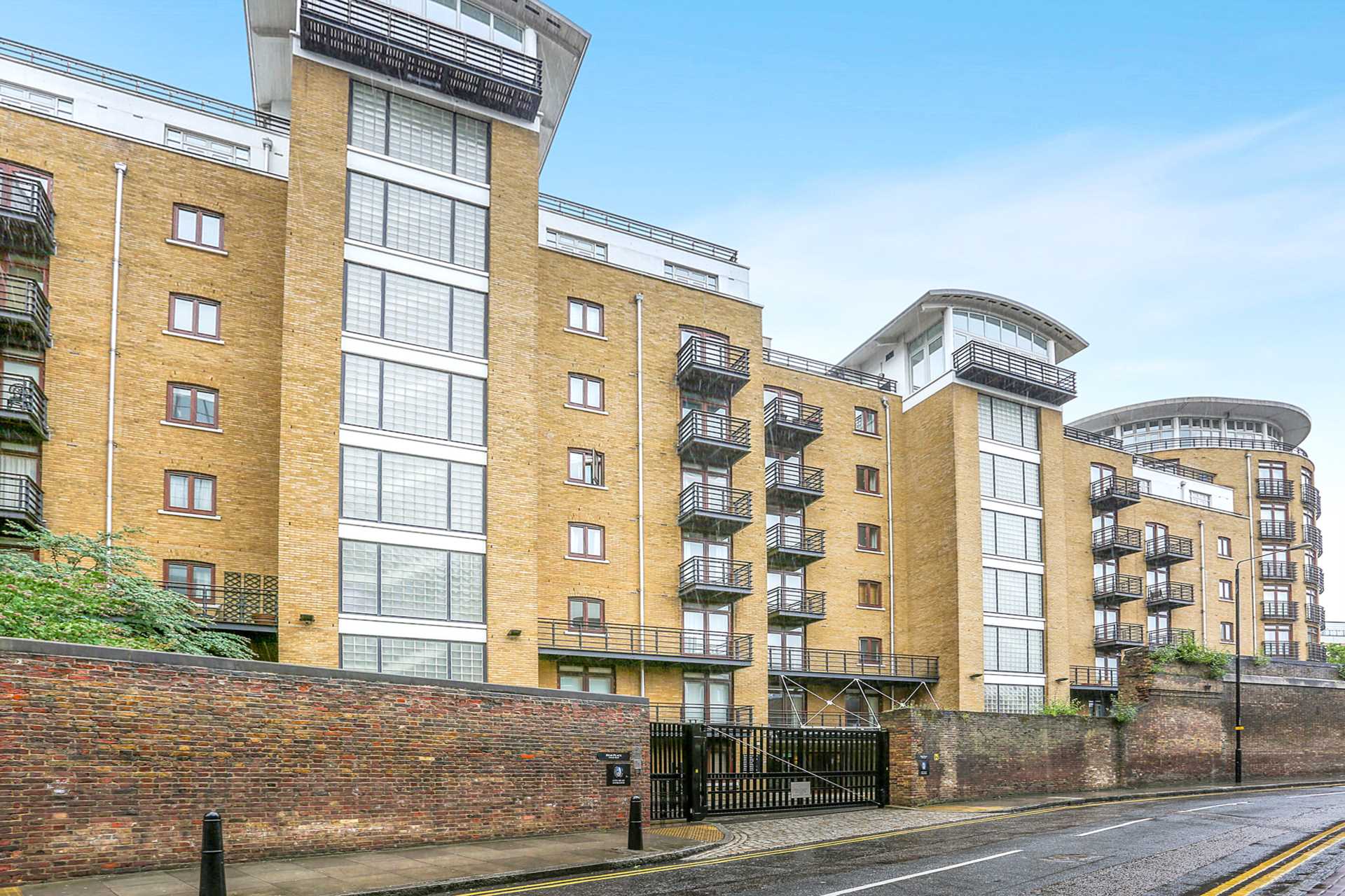 Star Place, Tower Hill, Image 1