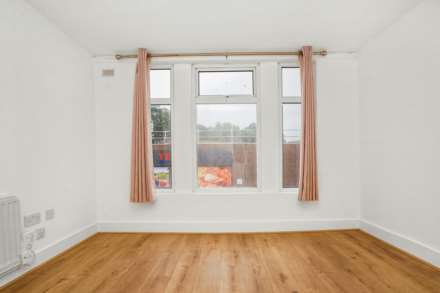 2 Bedroom Flat, Well Street, London