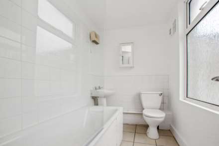 Well Street, London, Image 7
