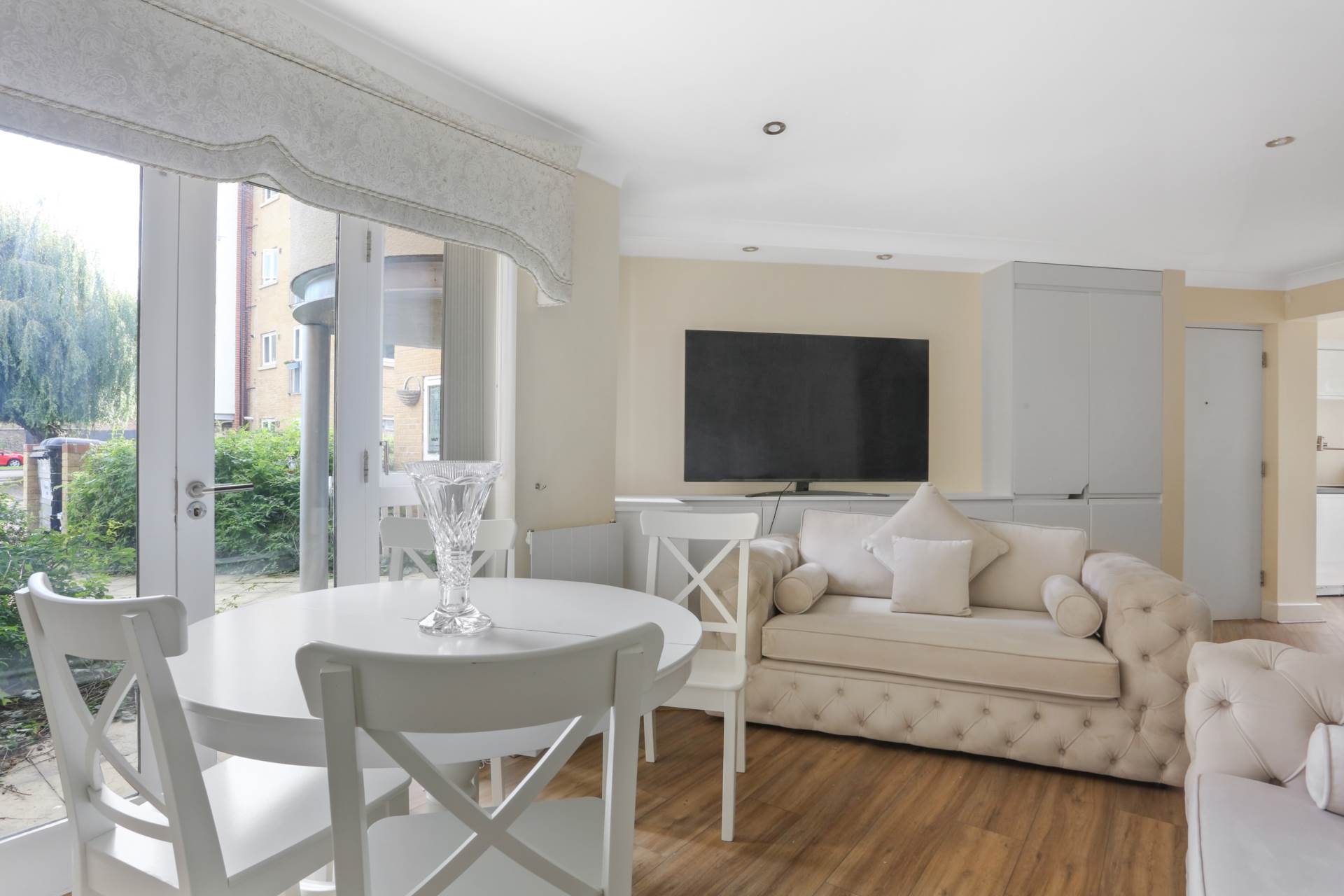 Shalbourne Square, Hackney Wick, Image 12