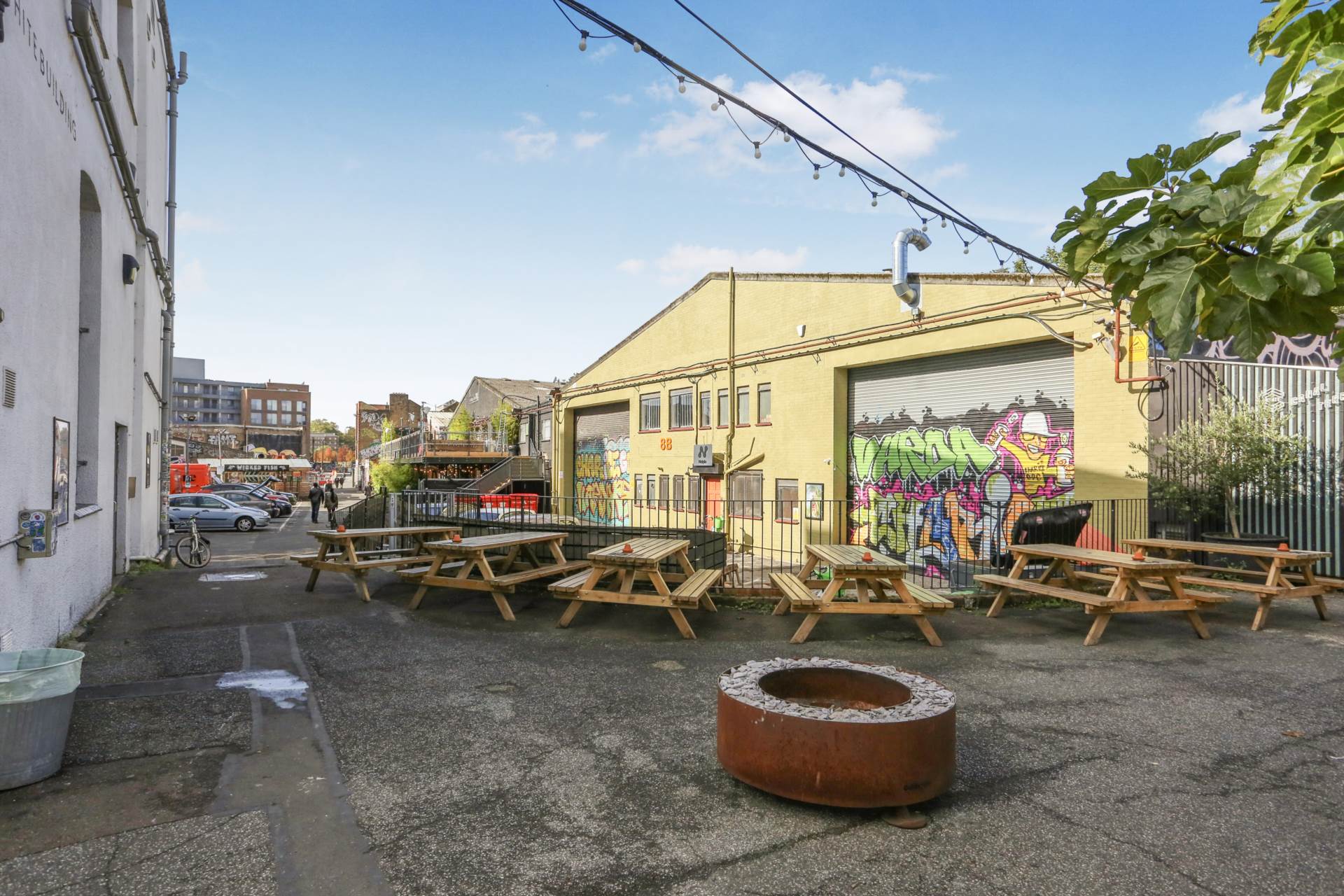 Shalbourne Square, Hackney Wick, Image 21