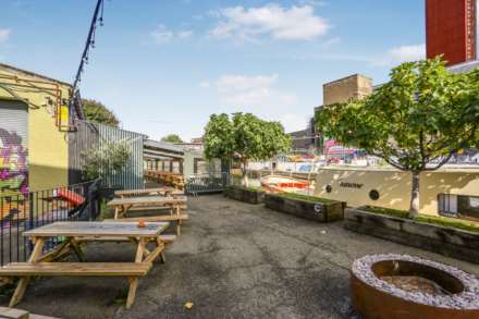 Shalbourne Square, Hackney Wick, Image 10