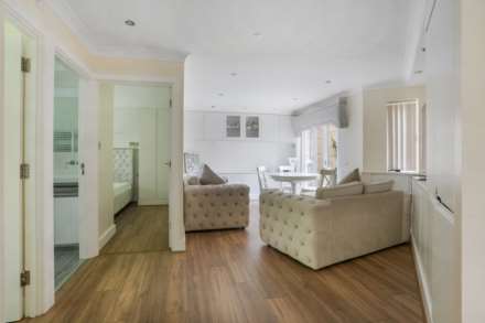 Shalbourne Square, Hackney Wick, Image 17
