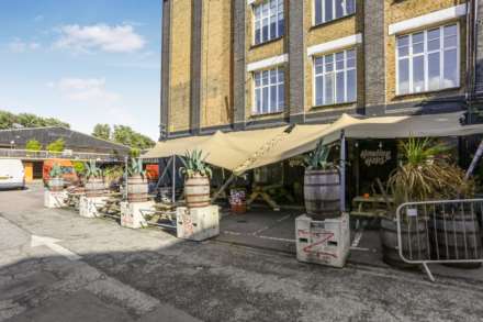Shalbourne Square, Hackney Wick, Image 18