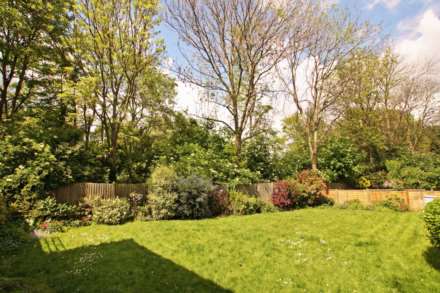 Shalbourne Square, Hackney Wick, Image 7