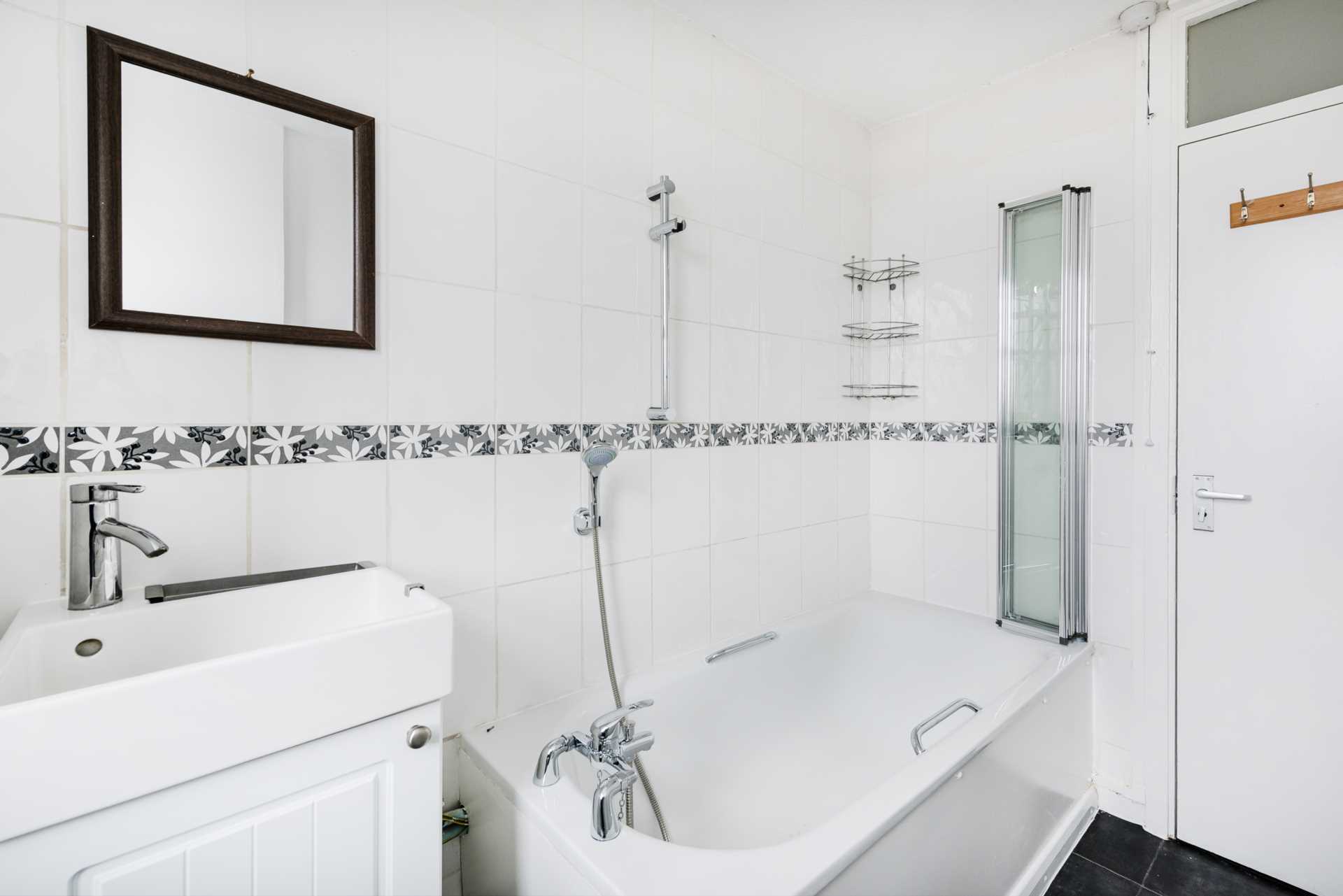 Nisbet House, London, E9, Image 12