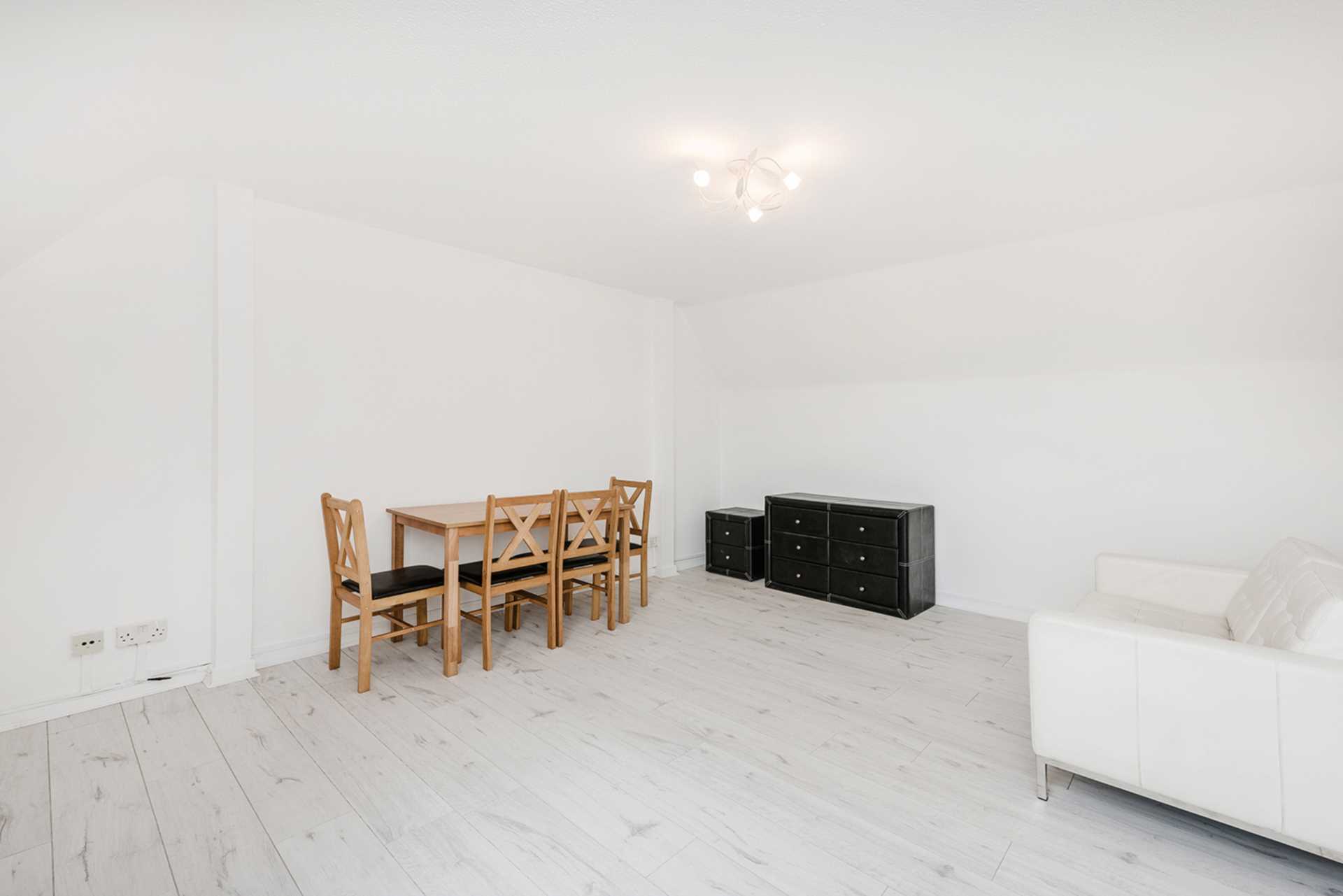Nisbet House, London, E9, Image 3